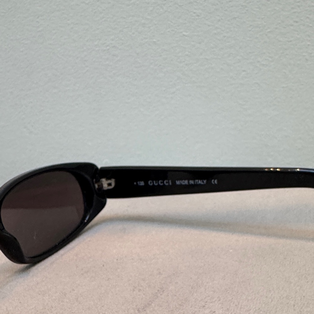 Gucci Vintage Mini Black Rectangular Sunglasses - image 8